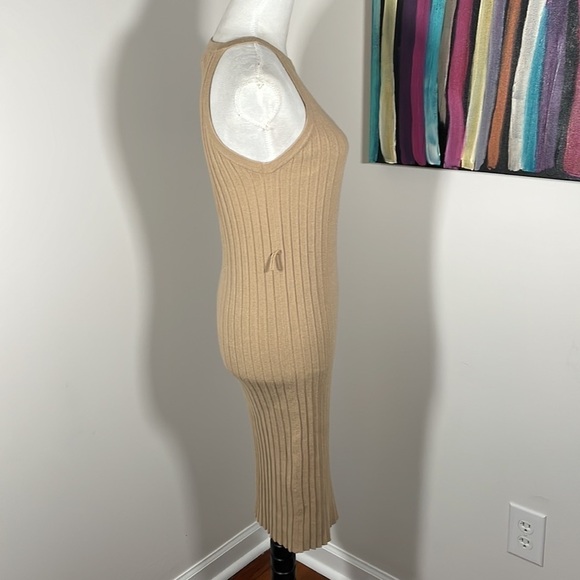 🤩3 for $30 Bundle Deal🤩
Forever 21 halter ribbed woven sweater dress - Picture 3 of 7